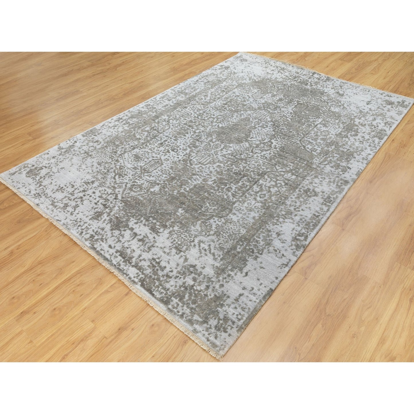 6'X9' Grey Broken Farsian Design Wool And Silk Hand Knotted Oriental Rug