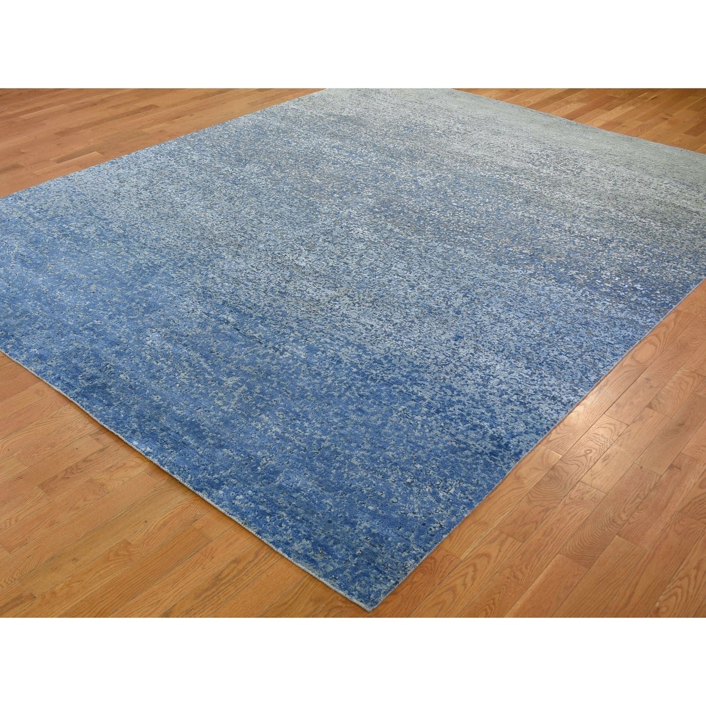 9'X12' Pure Silk And Wool Dissipating Design Hand Knotted Rug