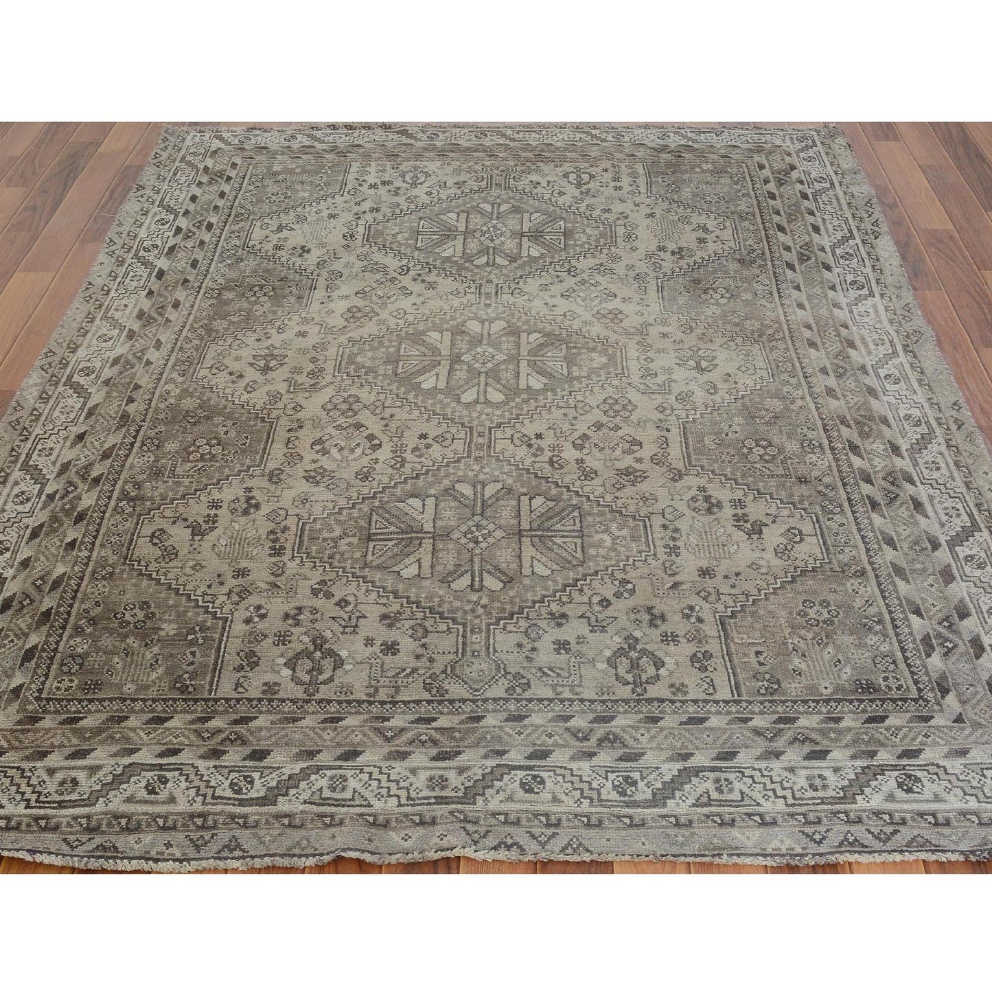 5'8"X8' Natural Colors Old And Worn Down Farsian Sheeraz Hand Knotted Rug