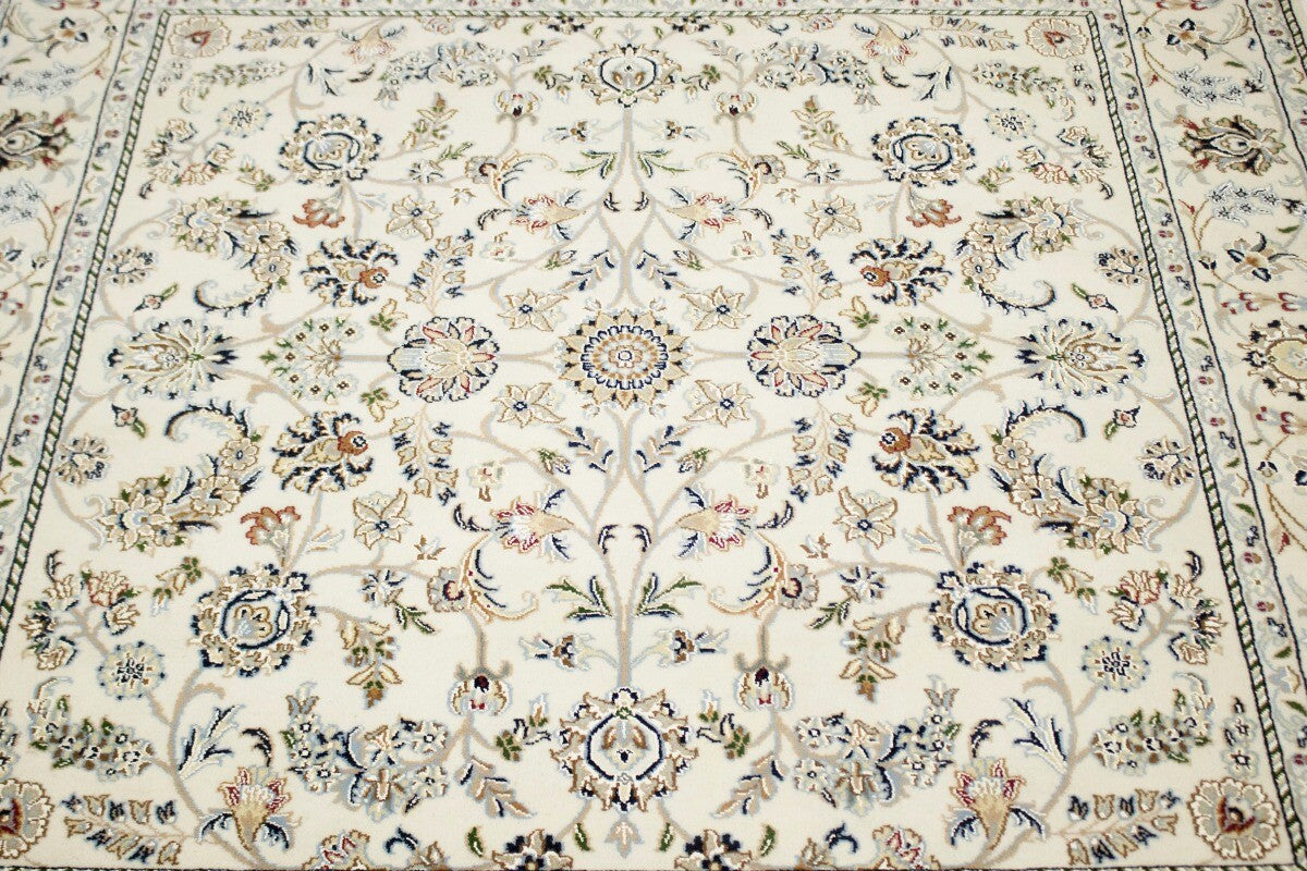 Handmade Indo-Nain Classic Floral Design Wool