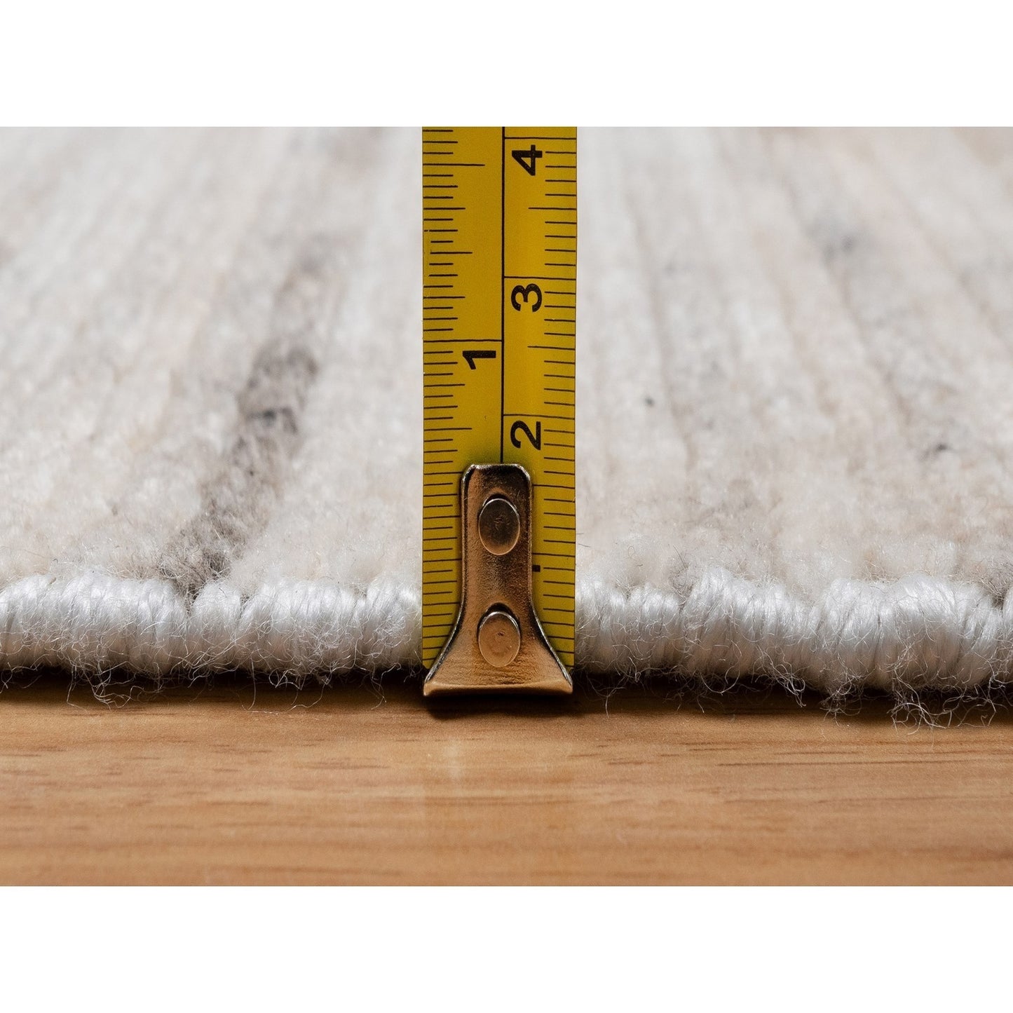 5'X8' White Variegated Textured Modern Design Pure Wool Hand Loomed Rug