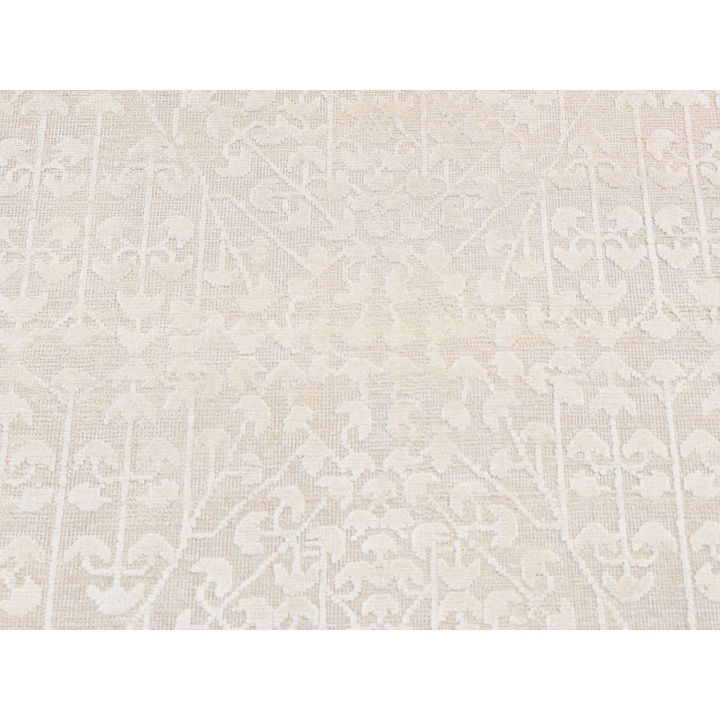 2'5"X6' Ivory Hand Knotted Tone On Tone Pure Silk With Wool Runner Rug