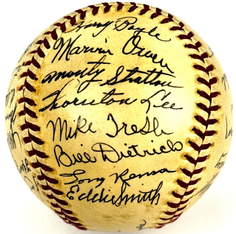 1938 Chicago White Sox Team Signed Baseball (27)