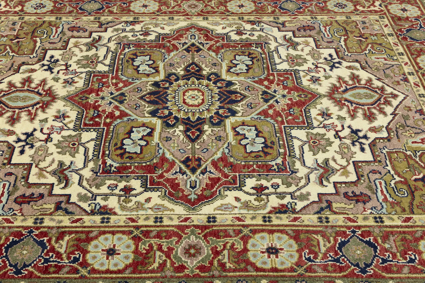 Handmade Scarlet Red Traditional Wool Heriz