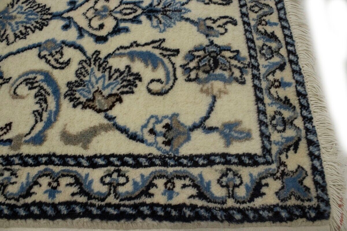 Handmade Nain Oriental Rug Small Plush Carpet