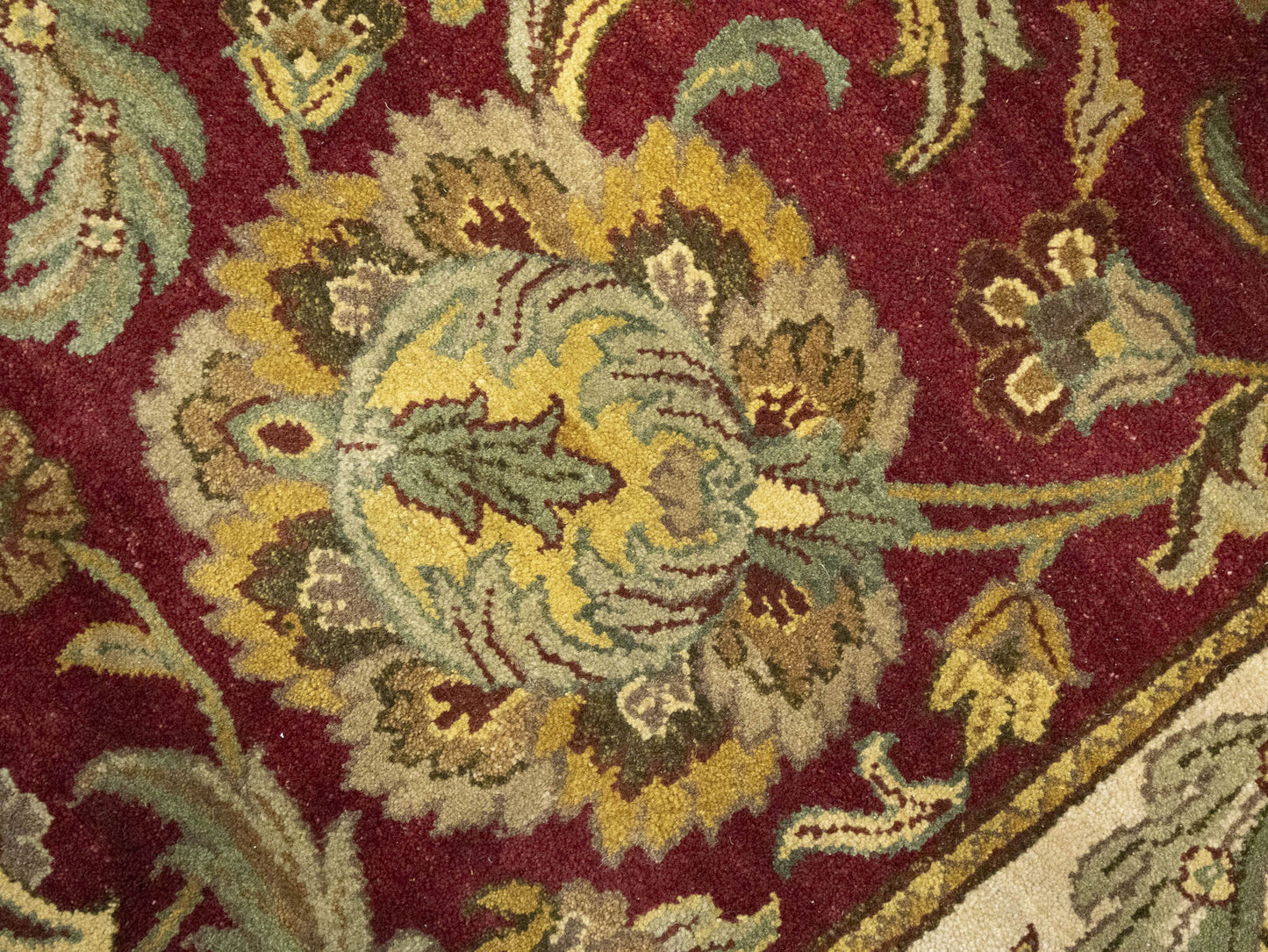 Hand-Knotted Thick Pile Floral Oriental Rug Agra