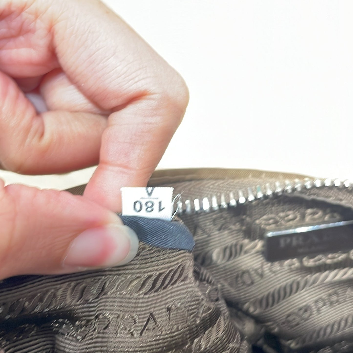 Prada Re-Edition 2005 Shoulder Bag Tessuto Small