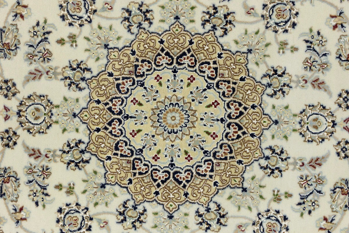Hand-Knotted Floral Indo-Nain Rug Traditional