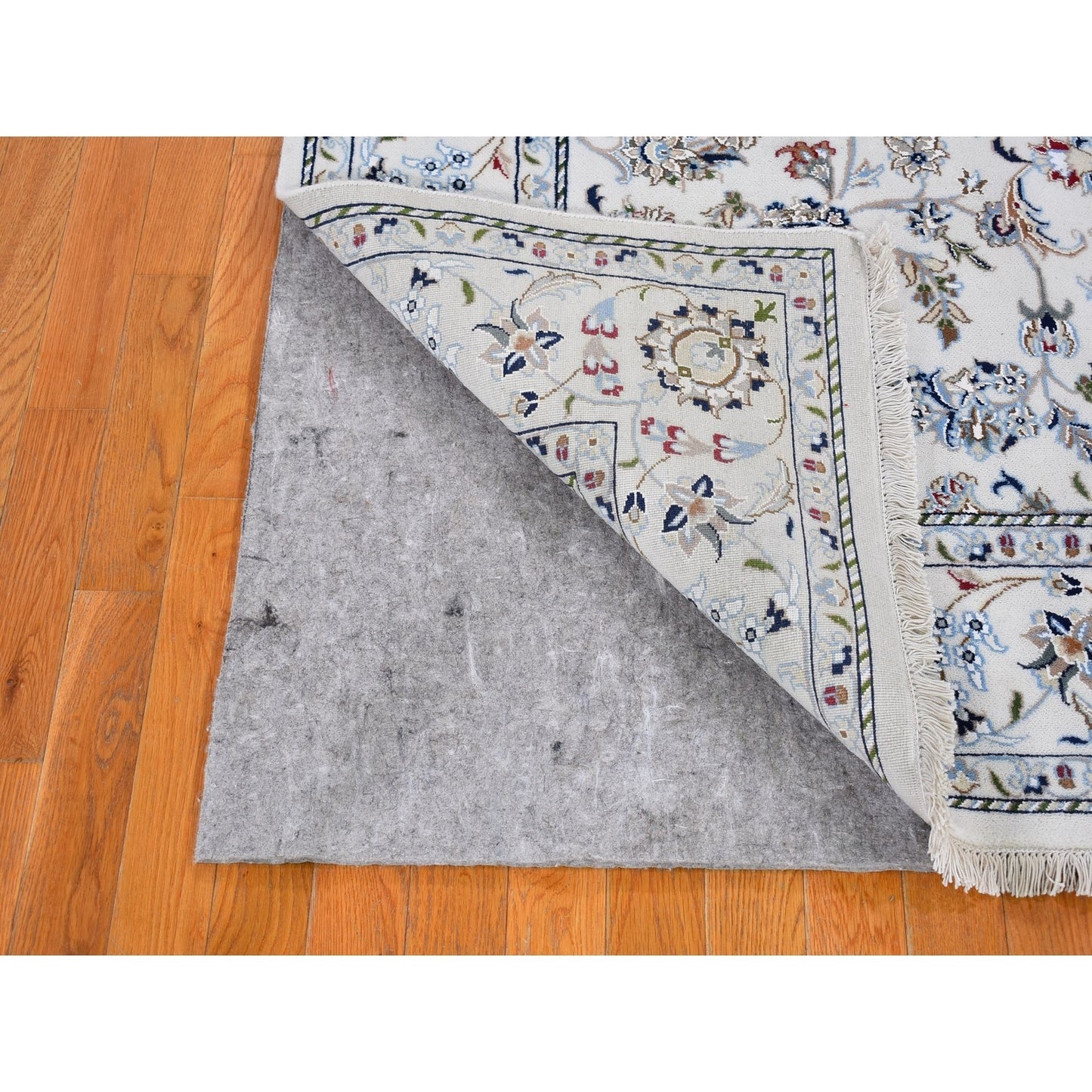 6'1"X6'1" Ivory Wool 250 Kpsi All Over Flower Design Nain Hand Knotted Rug