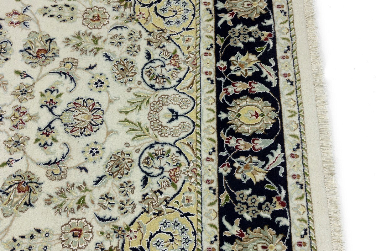 Hand-Knotted Indo-Nain Floral Medallion Rug