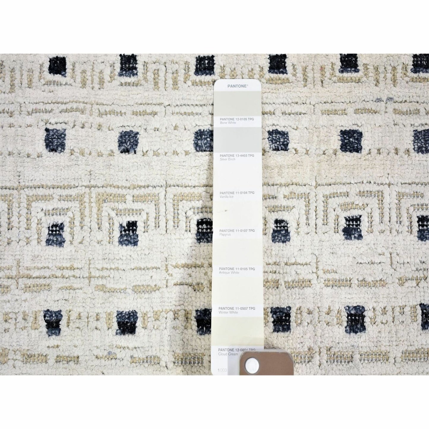 2'7"X8'1" Ivory Pure Silk With Wool Hand Knotted Modern Runner Rug