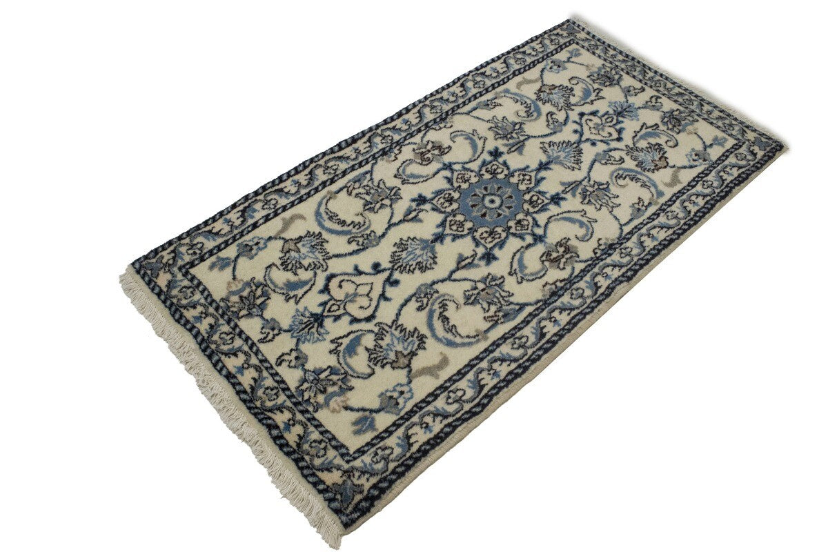 Handmade Nain Oriental Rug Small Plush Carpet