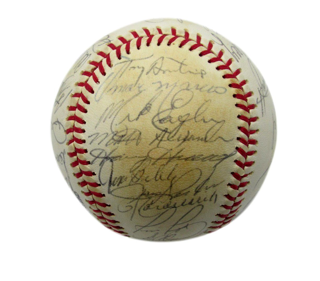 1979 Pirates Onl Team Signed Baseball (30)