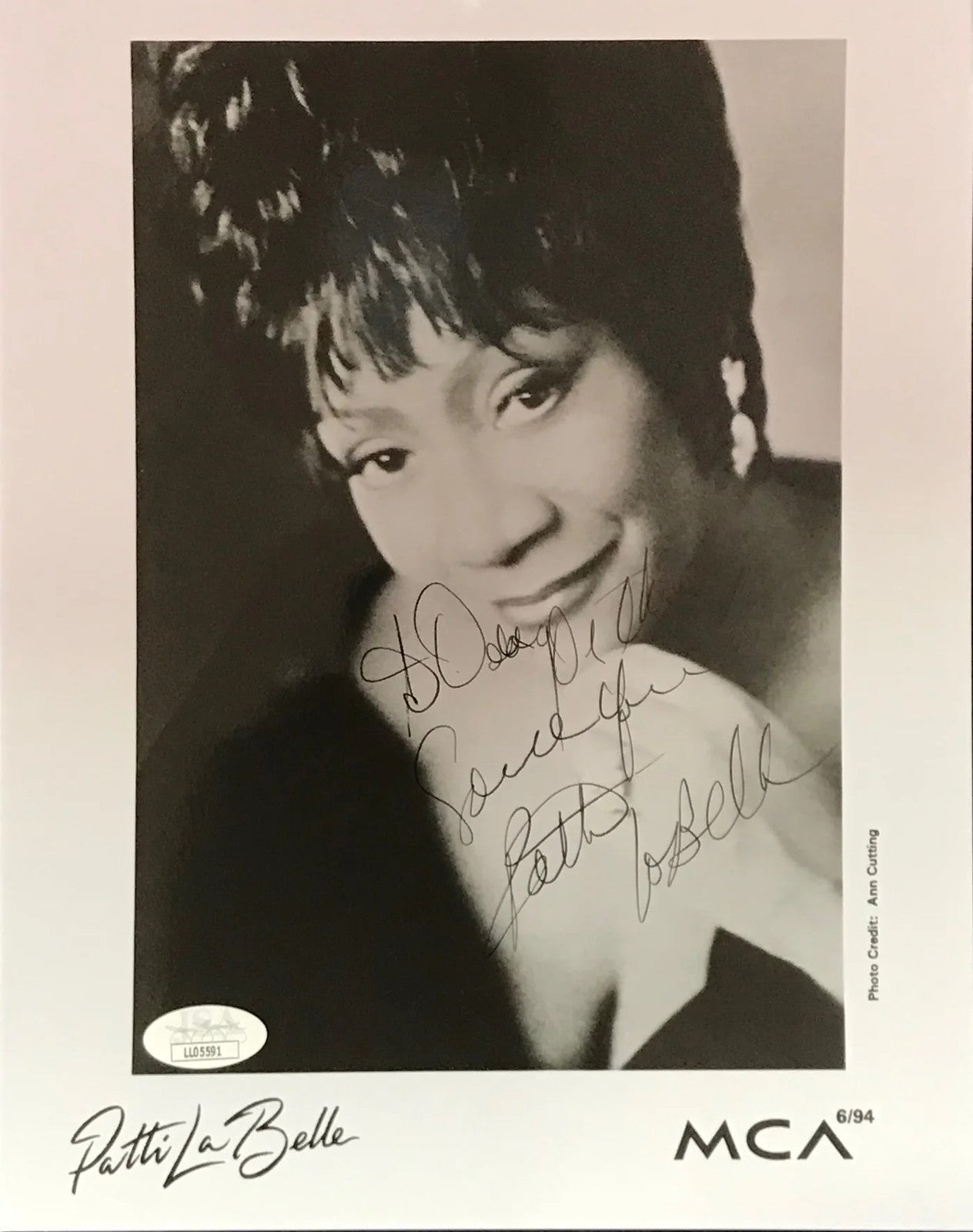 Patti La Belle 8x10 Photo Autographed