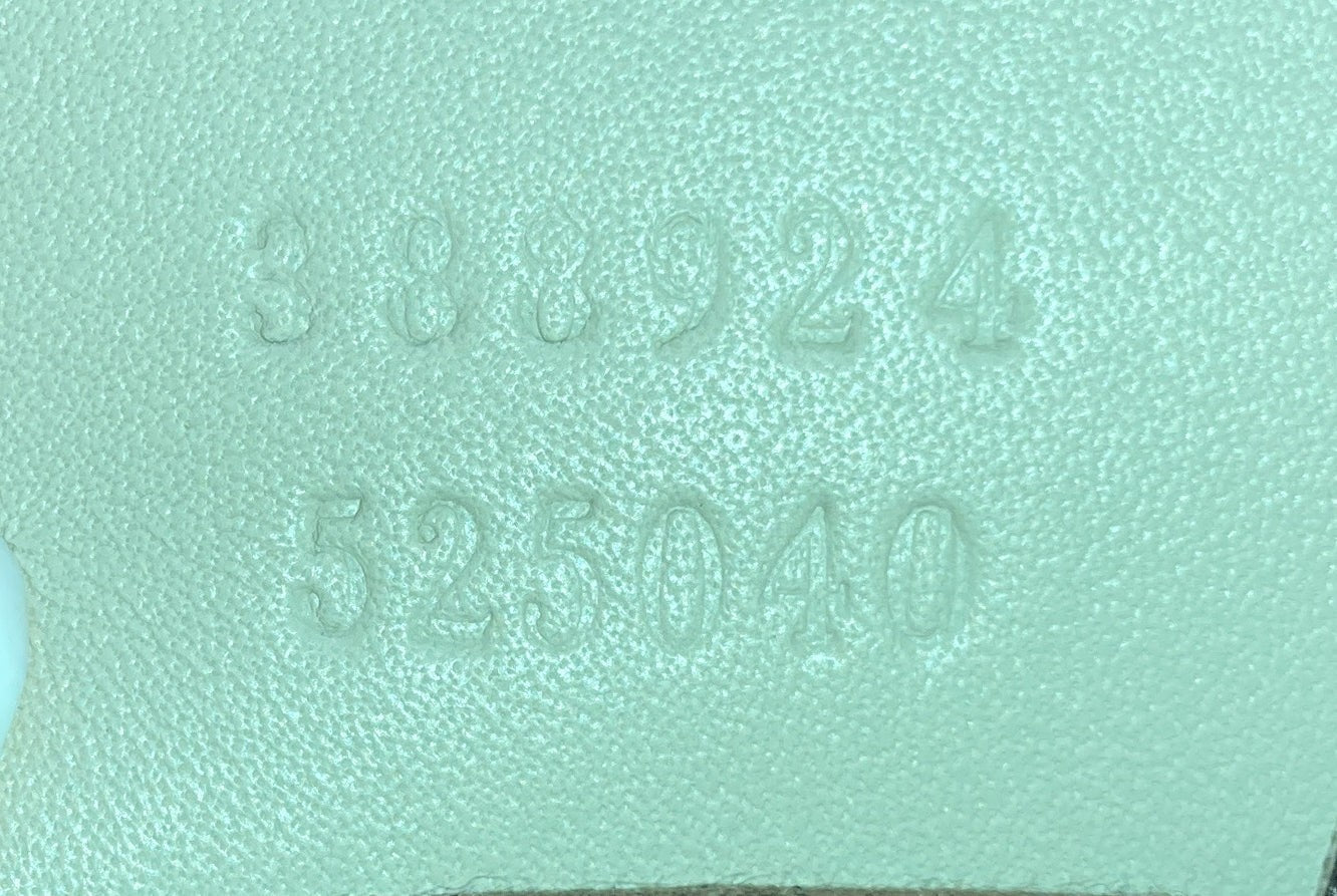 Gucci Flat Messenger Bag Gg Canvas Medium