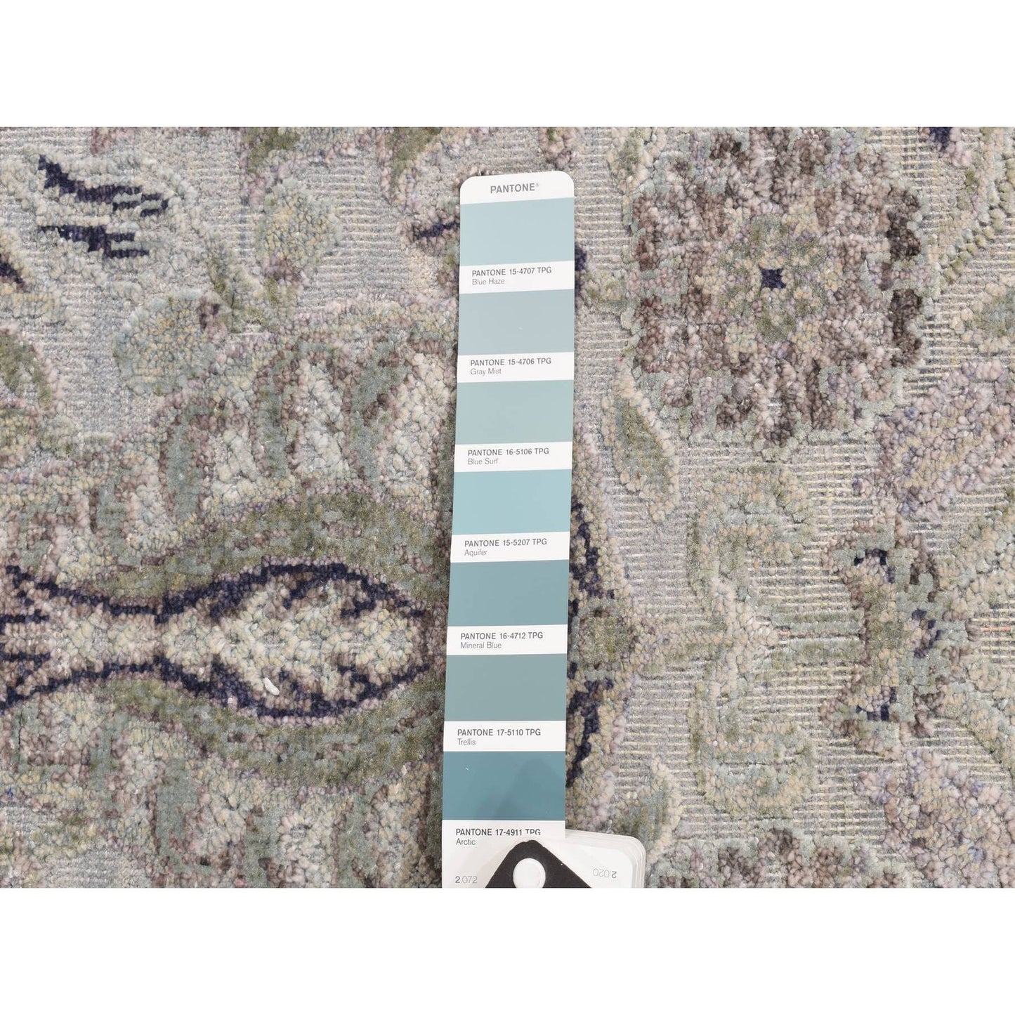 3'X11'10" Mist Gray Flower Design Silk With Wool Hand Knotted Runner Rug