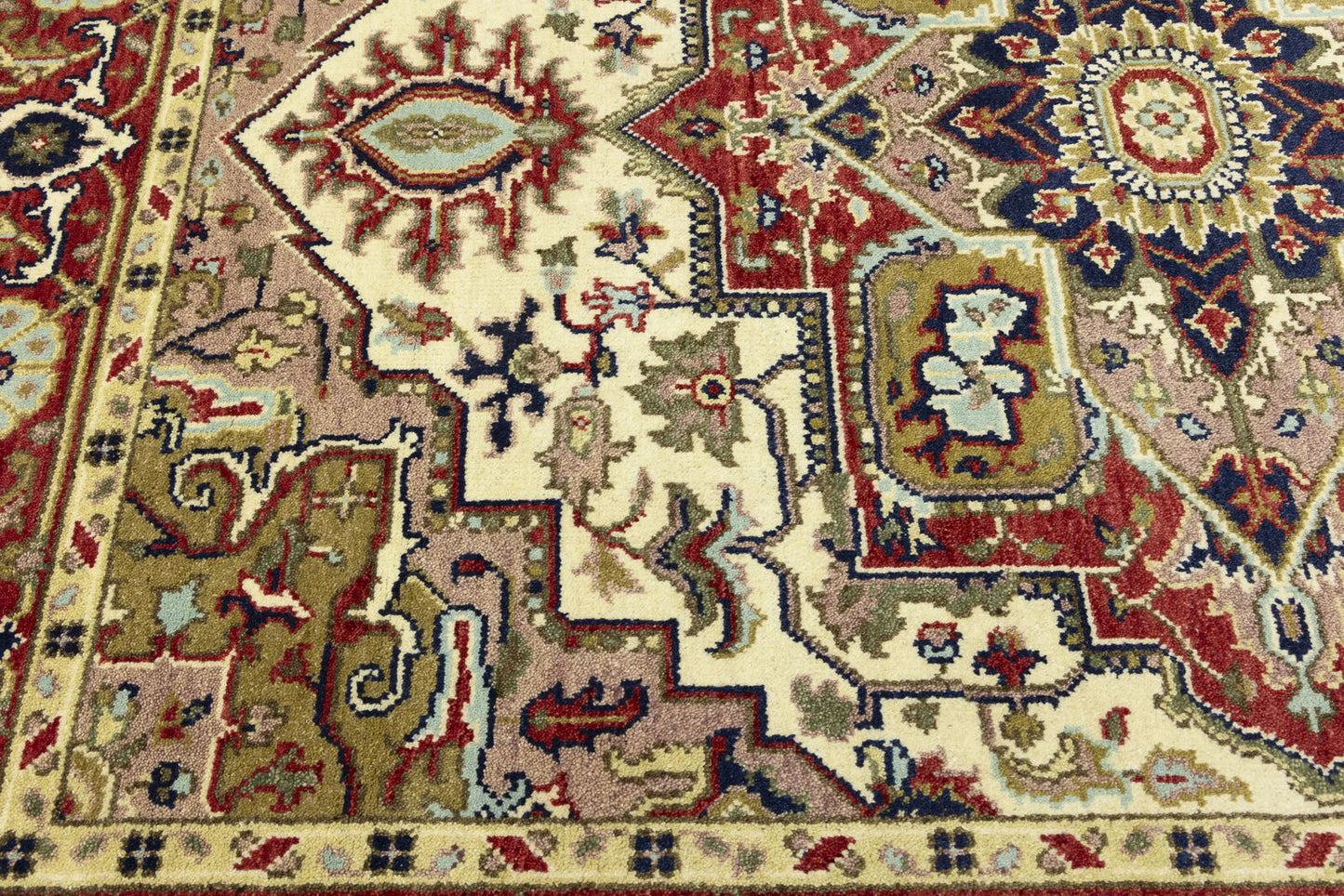 Handmade Scarlet Red Traditional Wool Heriz