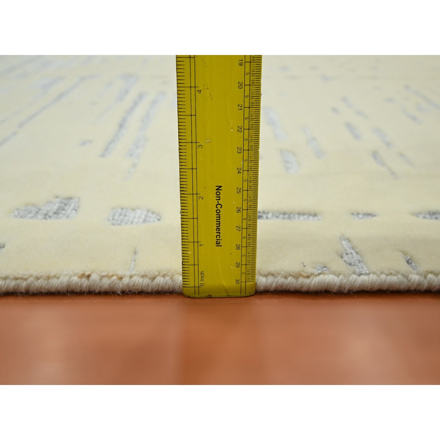 8'X9'9" White Modern Design Textured Weave Wool & Silk Hand Knotted Rug