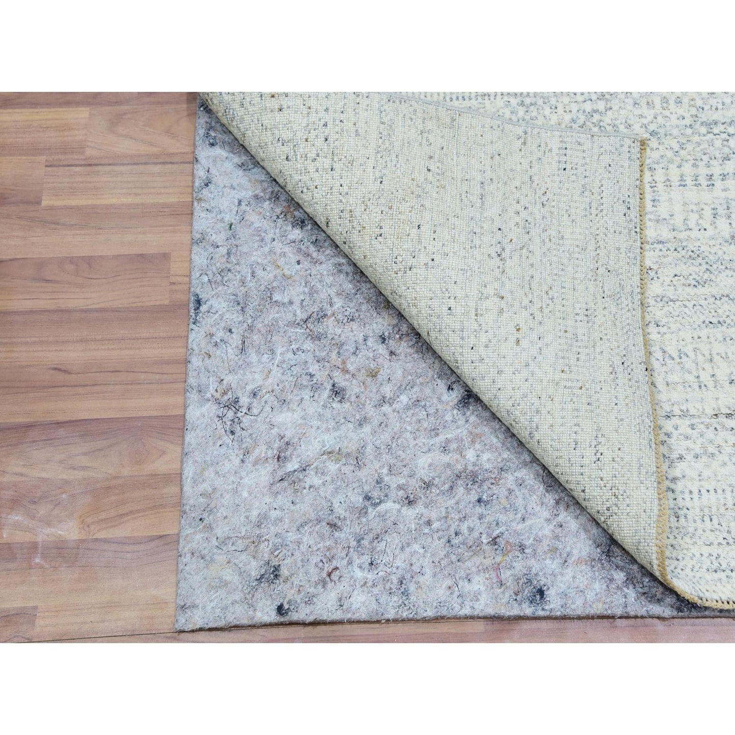 2'6"X6'1" Pale Smoke Gray Undyed Shiny Wool Hand Knotted Grass Runner Rug