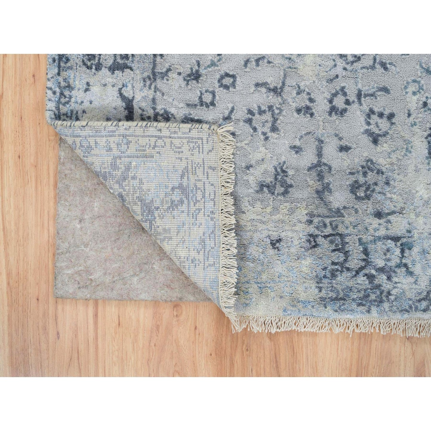 2'9"X7'8" Gray Silk/Wool Hand Knotted Broken Kishoon Design Runner Rug