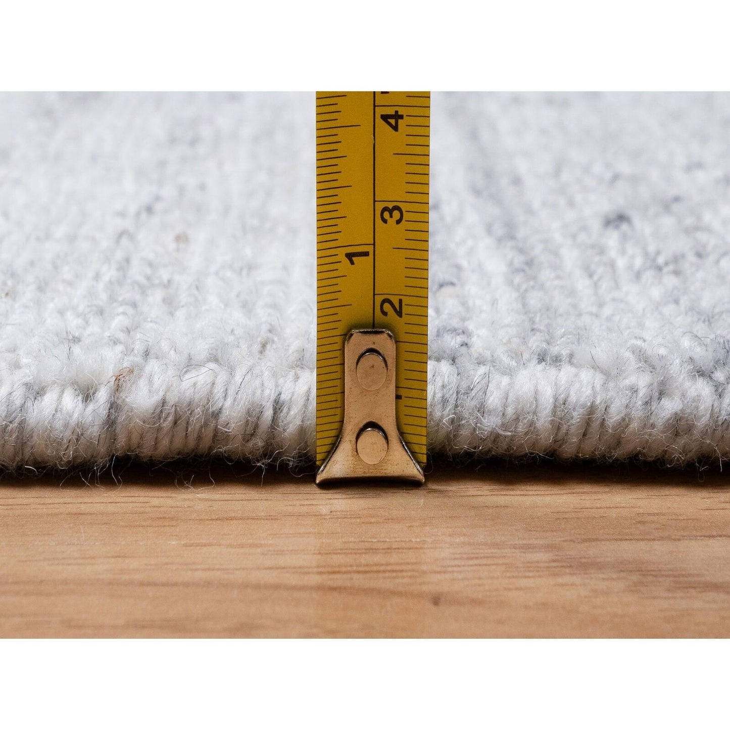 2'6"X6' White Plain Modern Striae Design Hand Loomed Pure Wool Runner Rug