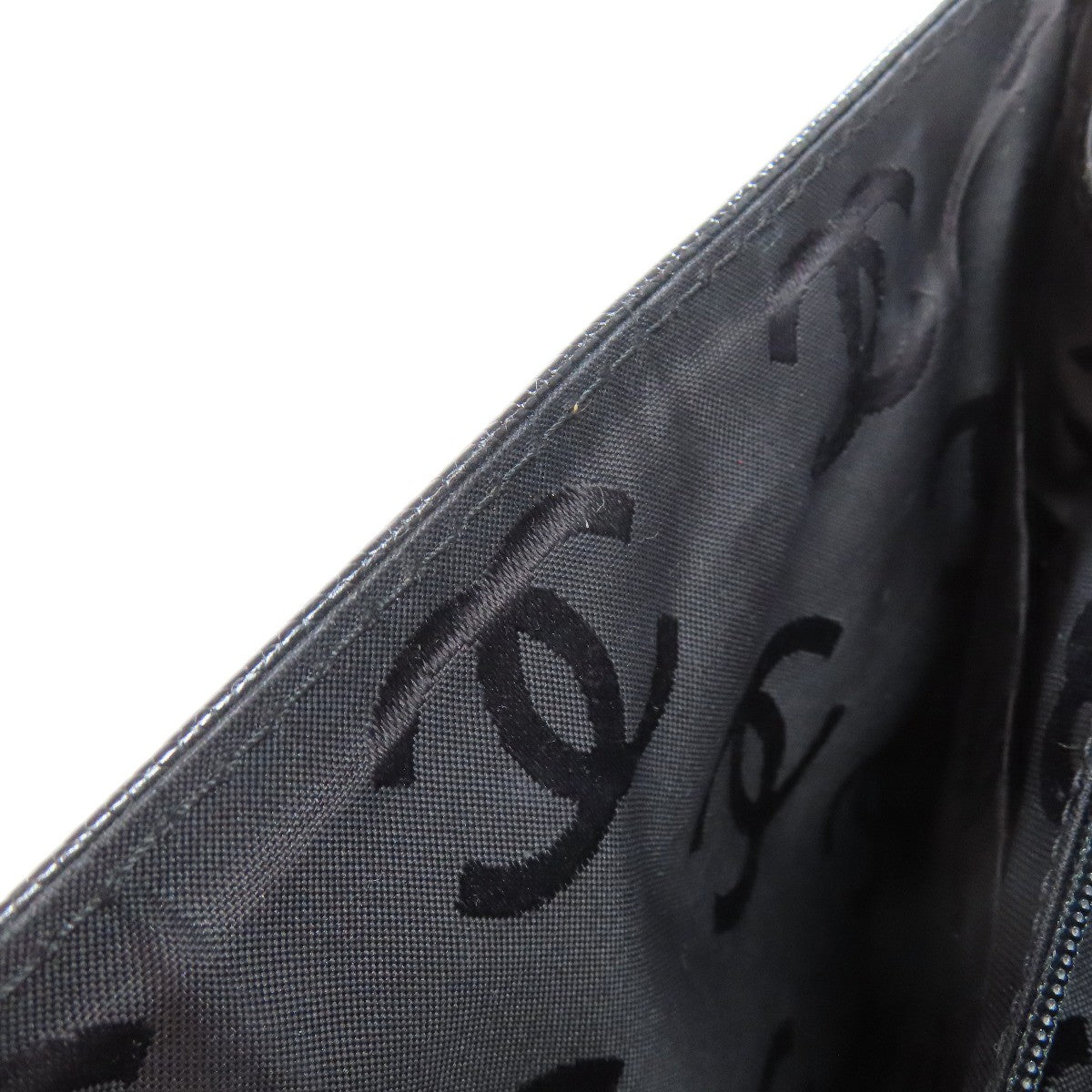 Skin CHANEL Chain tote Bag Grained Calfskin