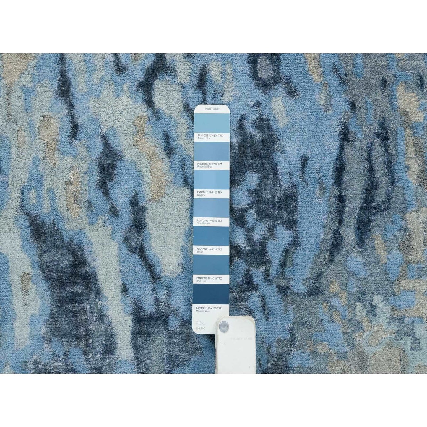 2'7"X8'1" Gray Abstract Design Wool And Silk Hand Knotted Runner Rug