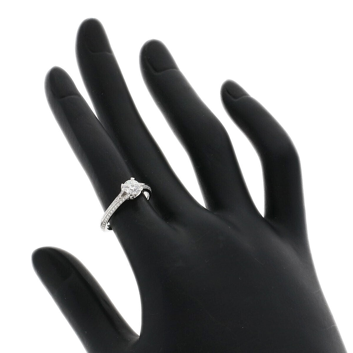 Graff Ring Legacy Round Diamond E-Vs1-Vg-F