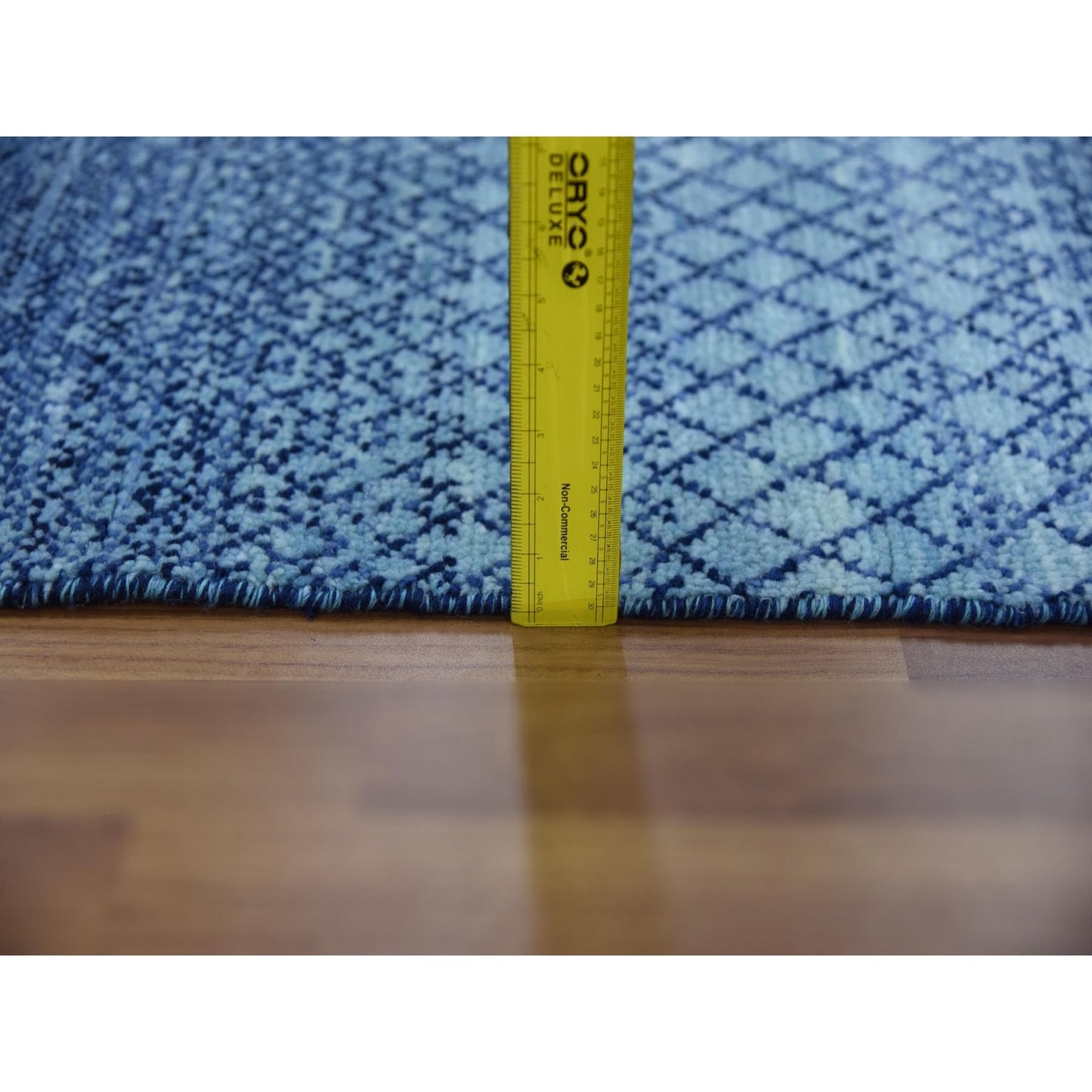9'10"X14' Blue Modern Chiaroscuro Collection Pure Wool Hand Knotted Rug