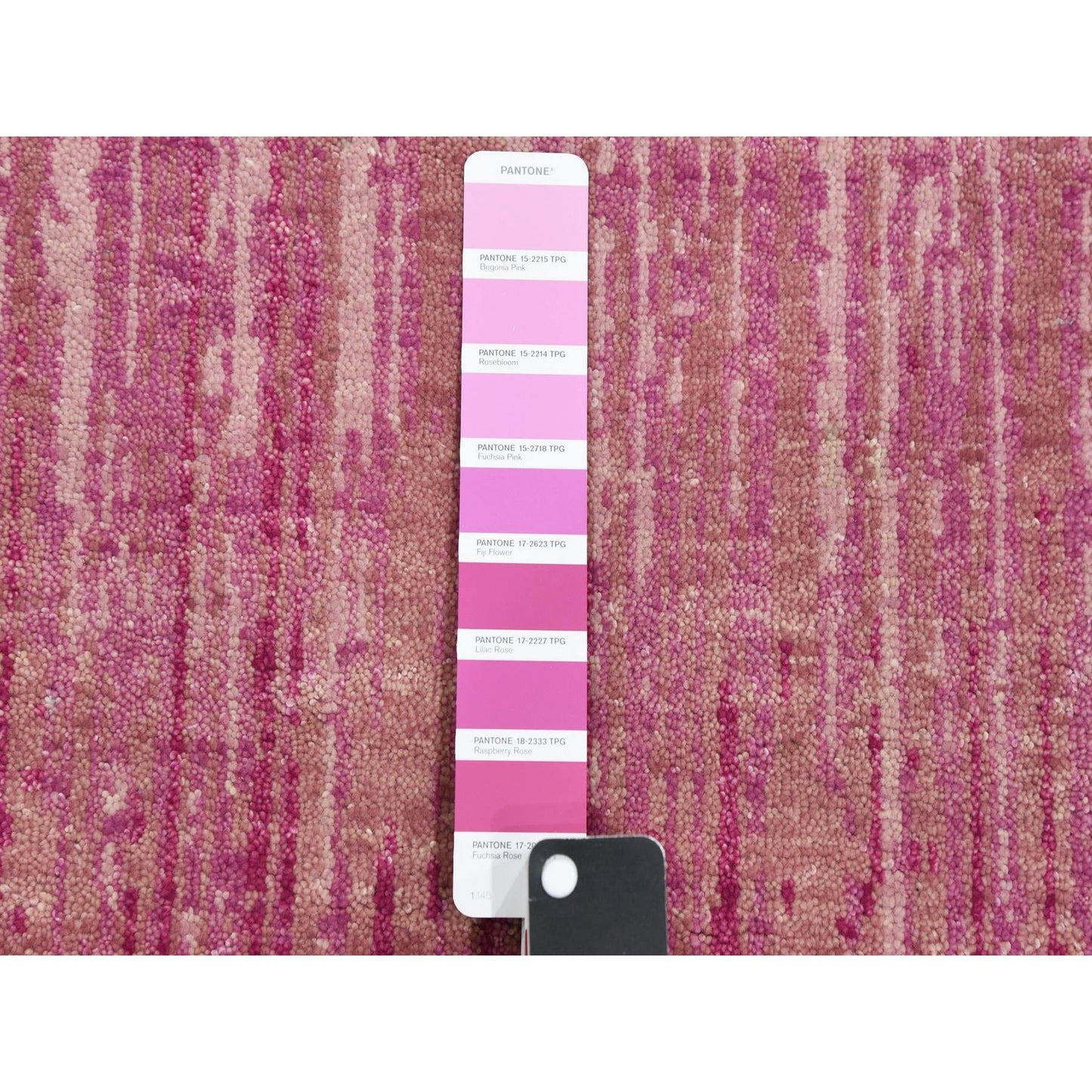 2'6"X6'4" Pink Wool Hand Knotted Vertical Ombre Design Runner Rug