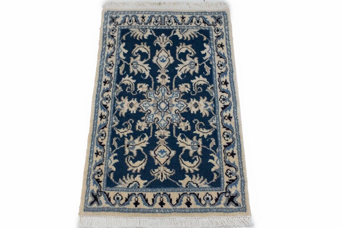 Hand-Knotted Oriental Rug Small Classic Floral