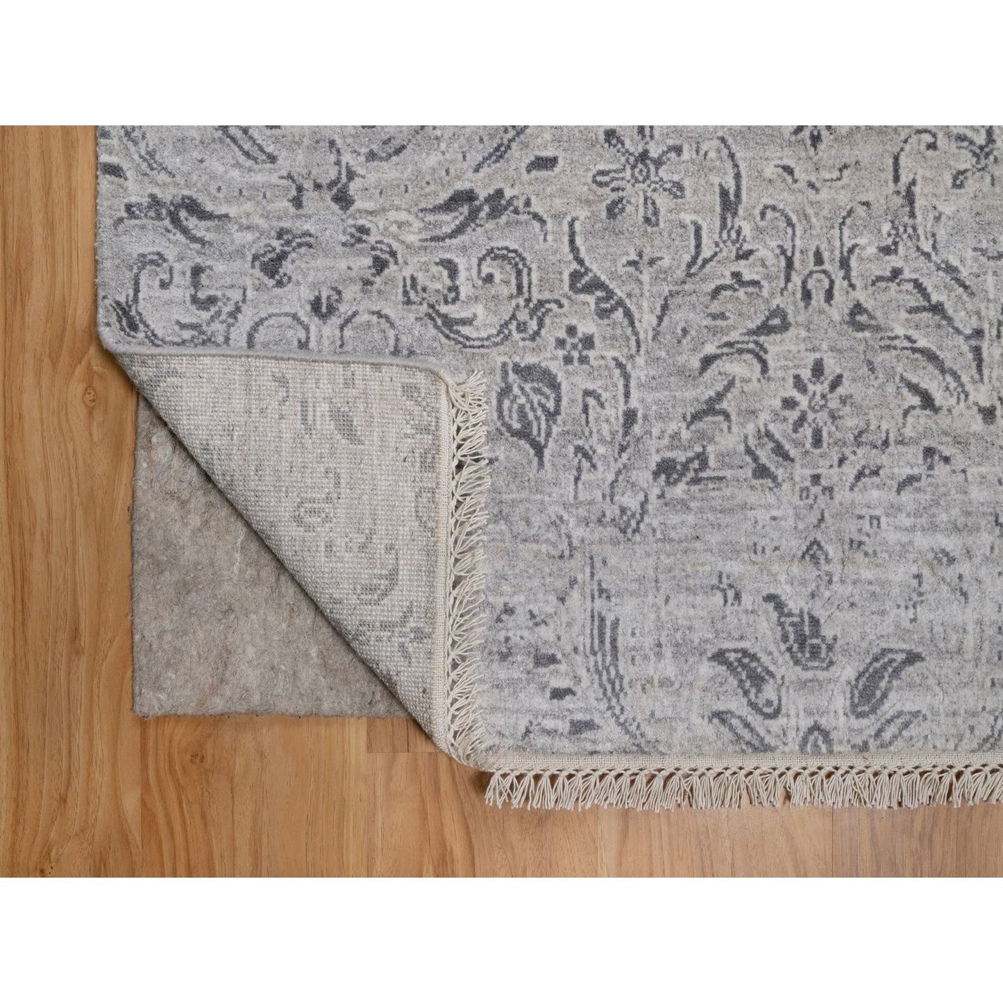 4'X5'10" Cloud Gray Wool And Silk Rug Damask Design Hand Knotted Oriental