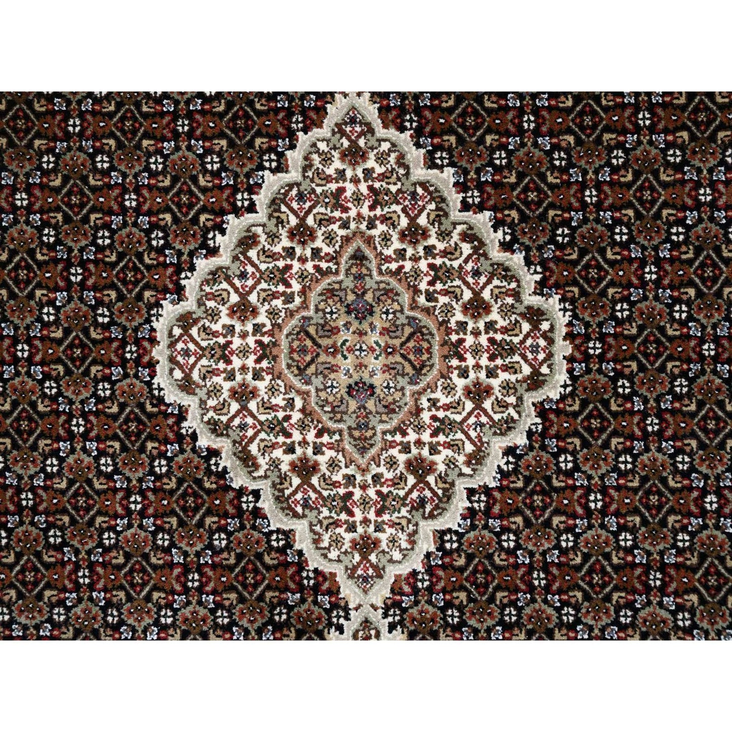 5'X5' 175 Kpsi Hand Knotted Black Tebraz Mahi Wool And Silk Round Rug