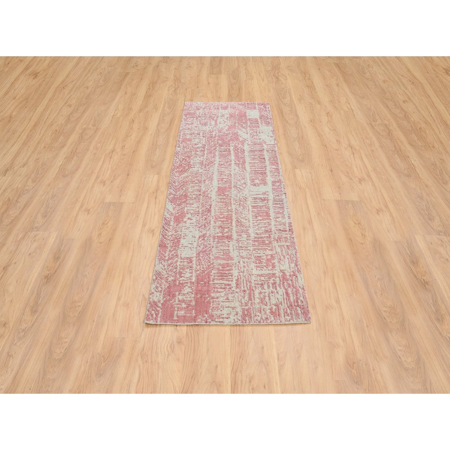 2'6"X8' Rose Pink Wool And Art Silk Jacquard Hand Loomed Runner Rug