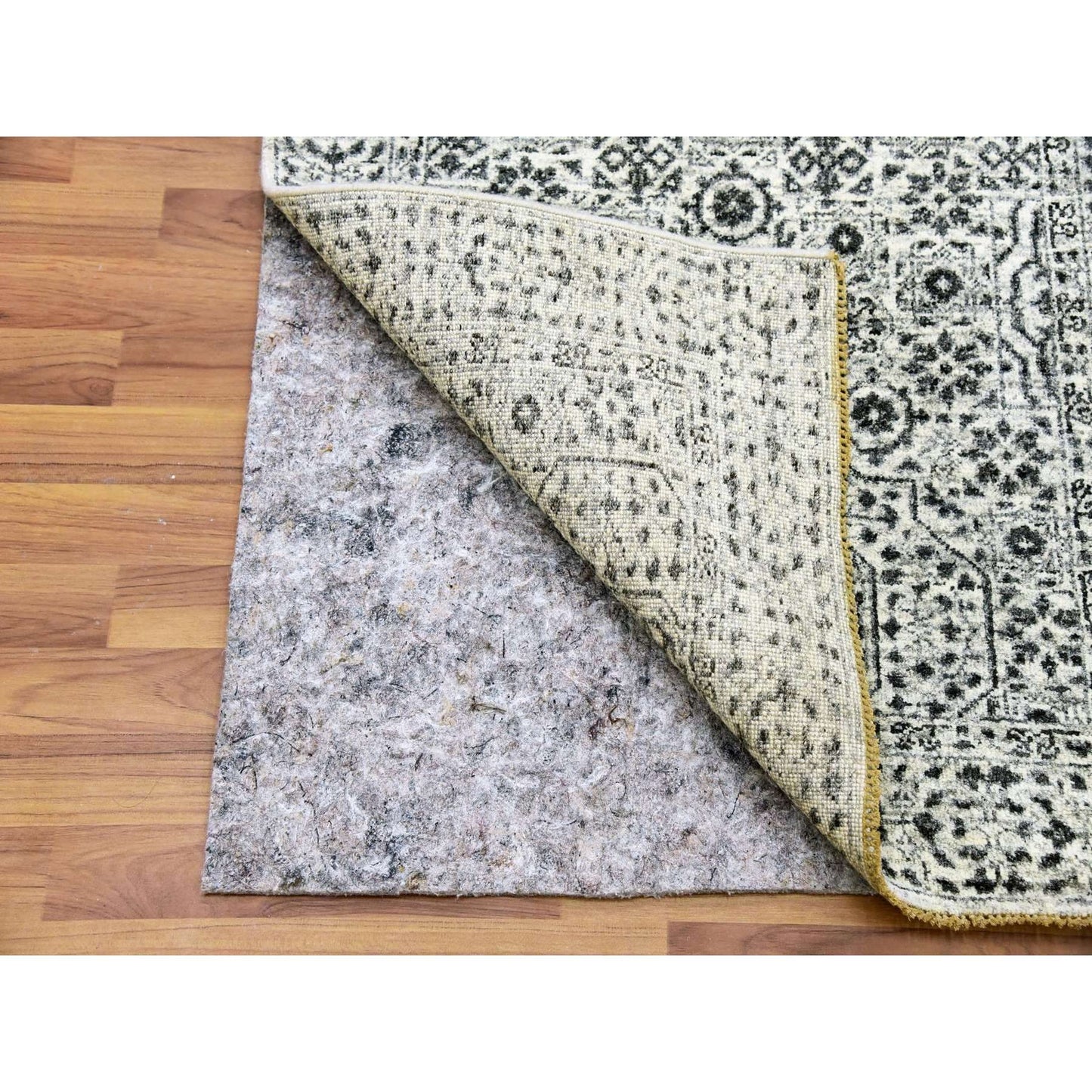 2'10"X18' White Mamluk Dynasty Design Undyed Wool Hand Knotted Runner Rug