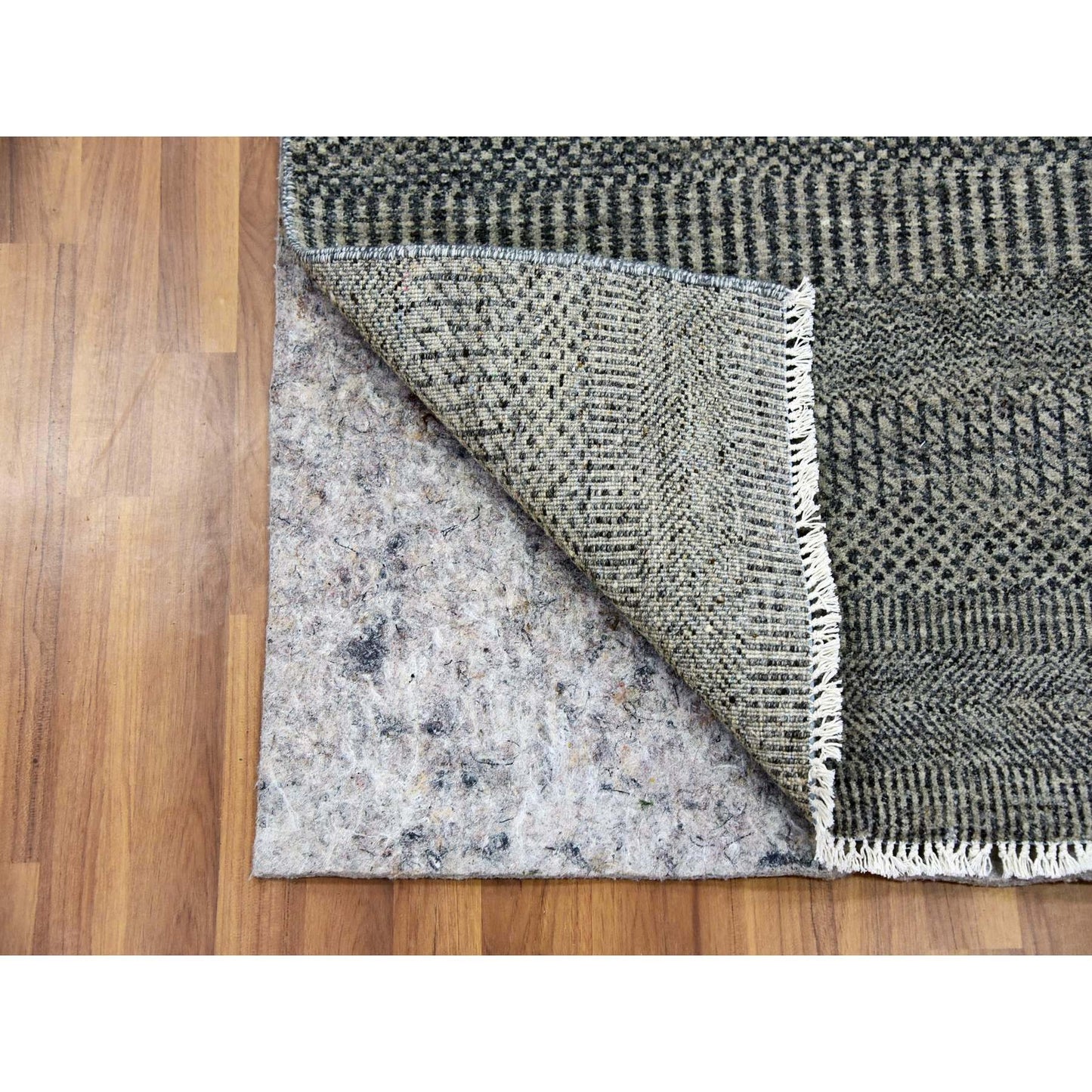 2'6"X10' Pastel Gray Hand Knotted Grass Design Undyed Wool Runner Rug