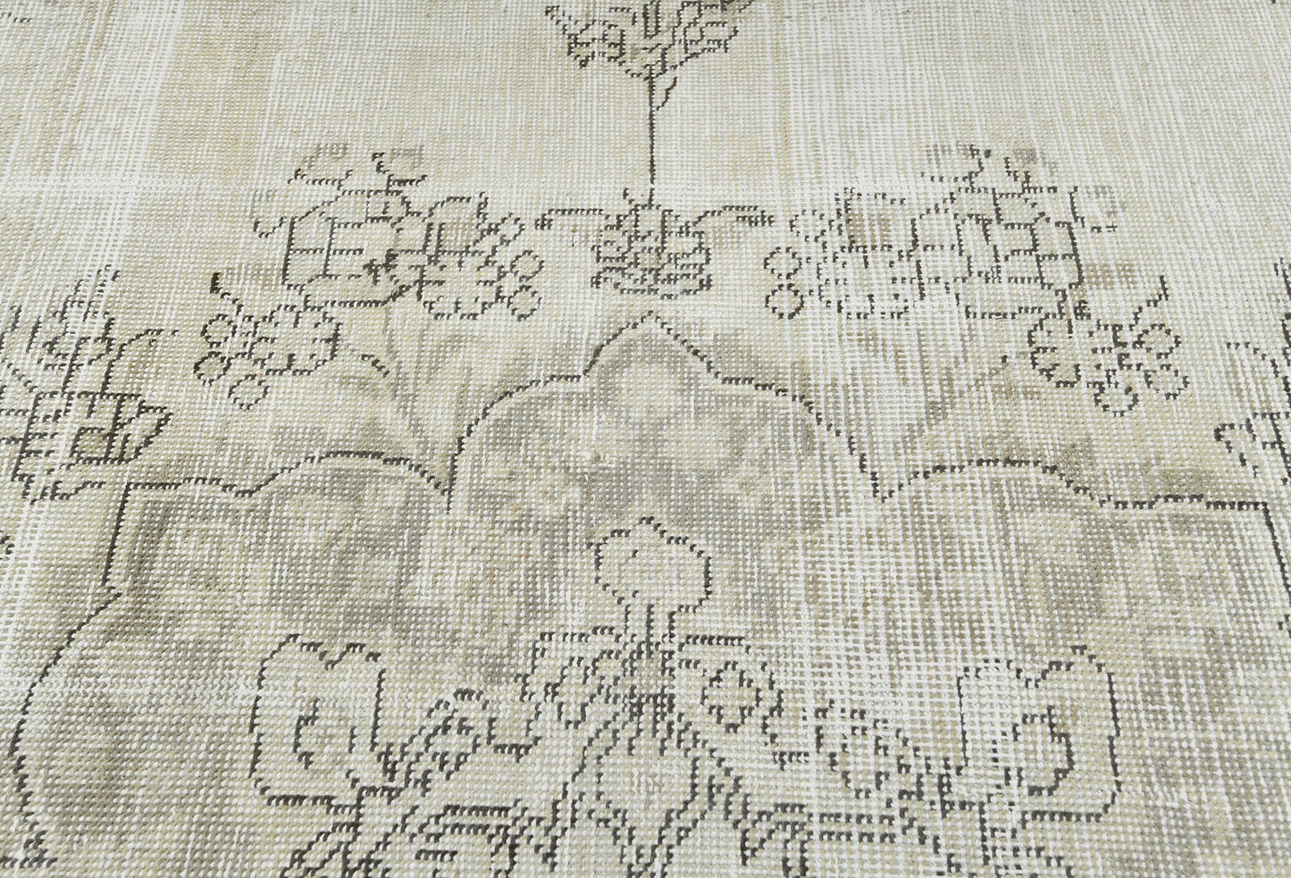 Distressed Vintage Medallion Floral Oriental Rug
