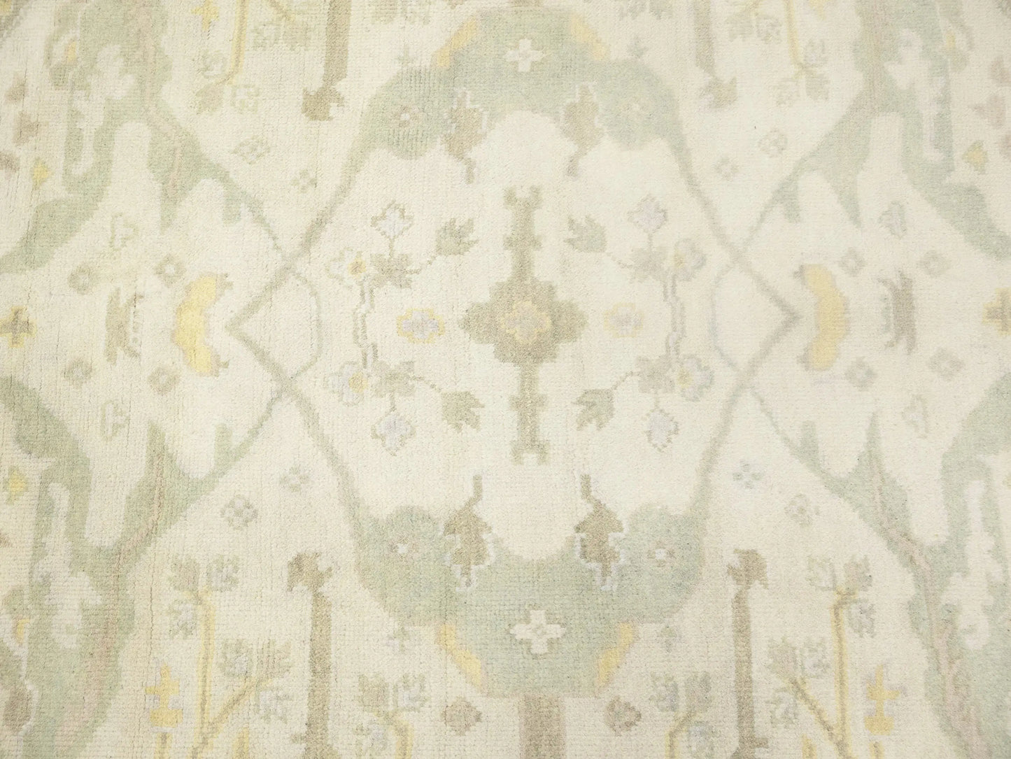 Handmade Cream Oushak Round Oriental Rug Floral