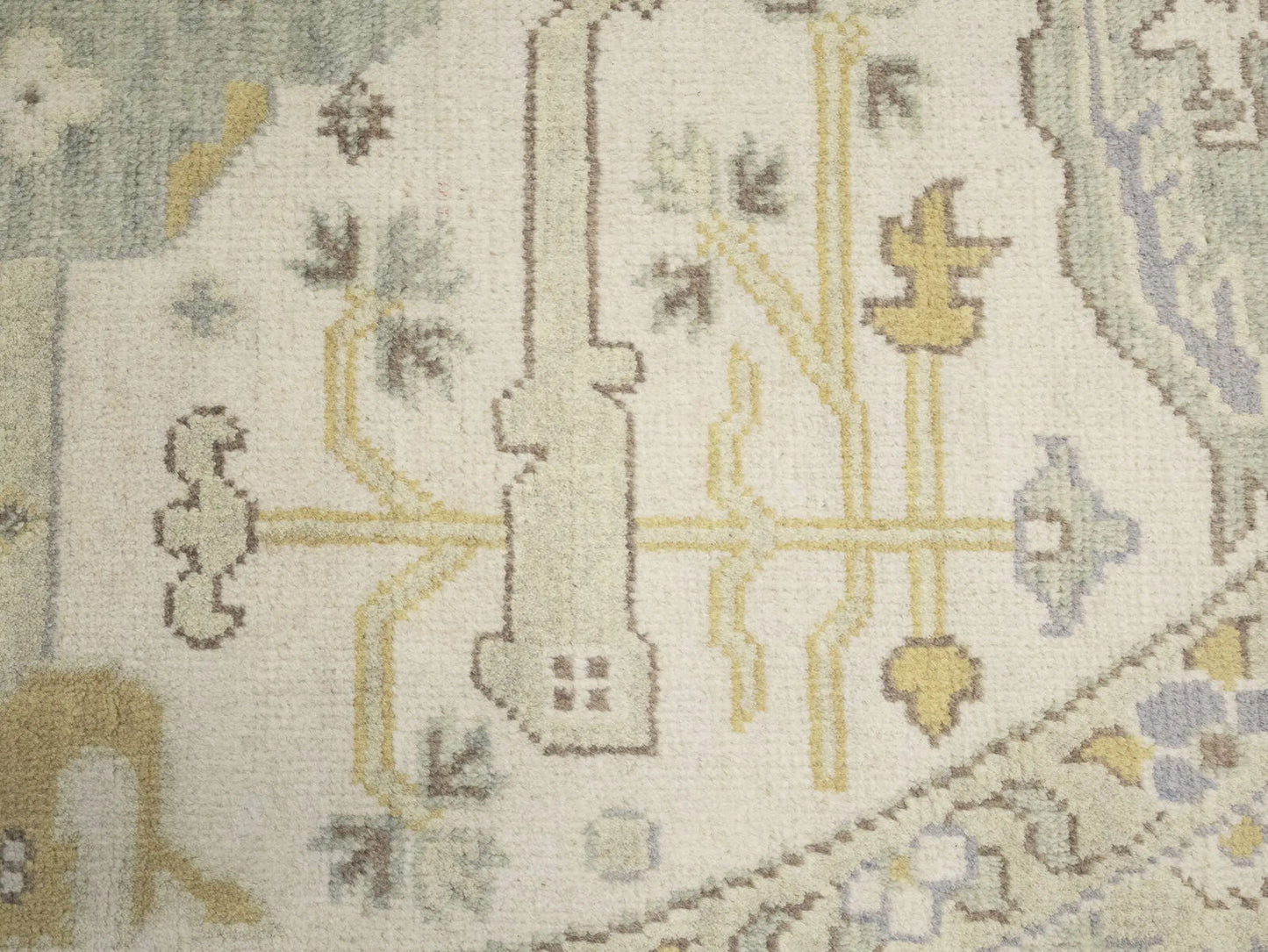 Hand-Knotted Cream Oushak Floral Round Rug