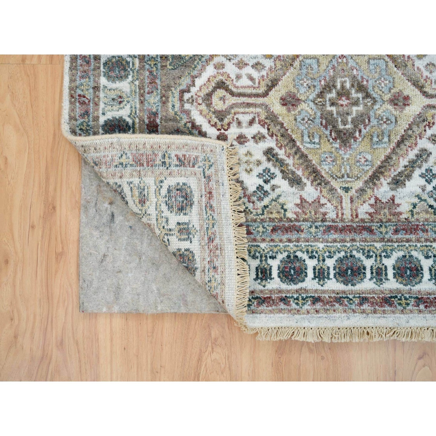 4'X5'10" Ivory Flower Rosettes Border Wool Hand Knotted Oriental Rug
