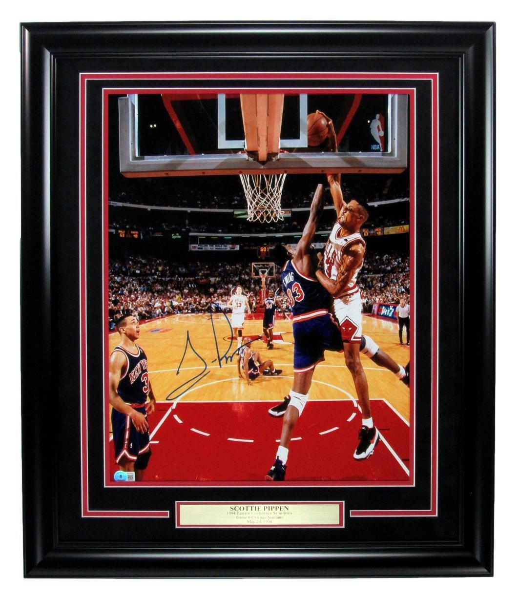 Scottie Pippen Hof Autographed 16X20 Photo Bulls