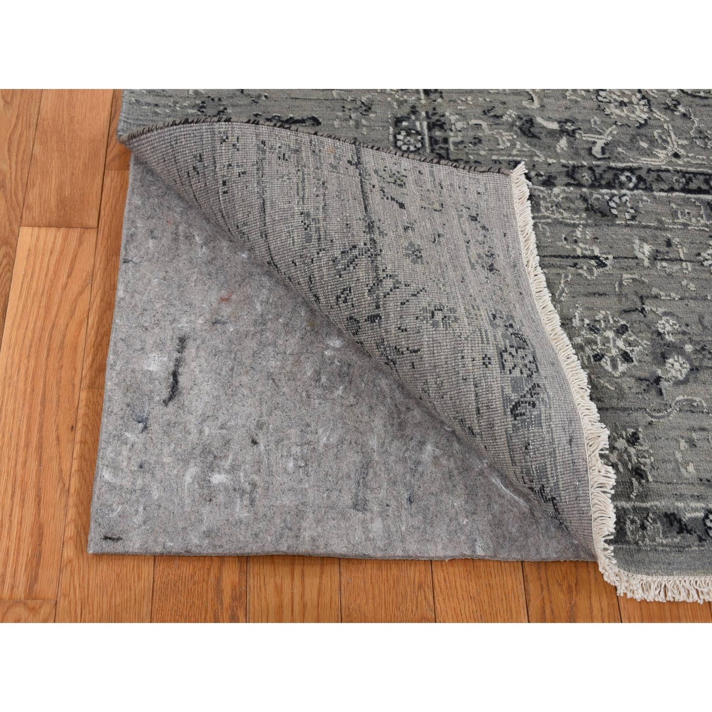 6'X9' Gray Zoroastrian Erased Design Silk With Wool Hand Knotted Rug