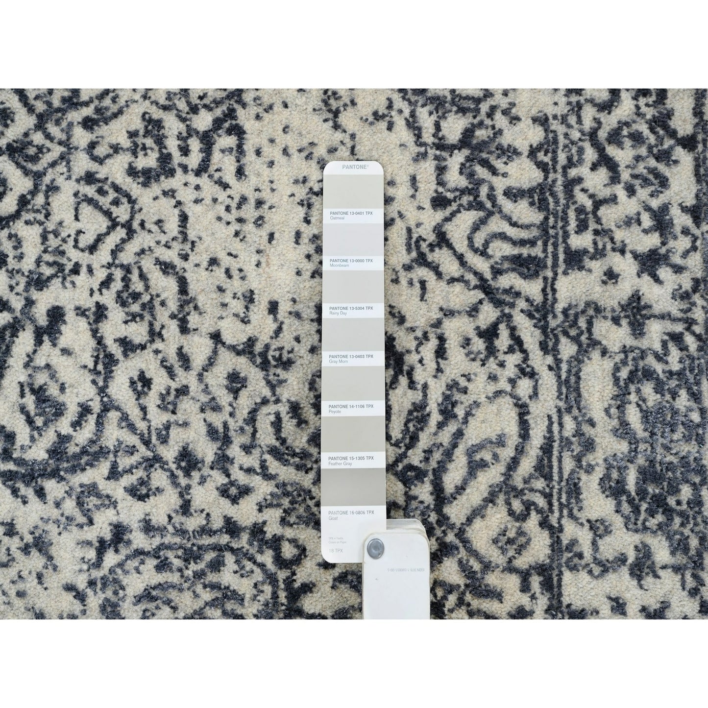 2'6"X6'1" Gray Wool And Silk Hand Loomed Fine Jacquard Round Rug