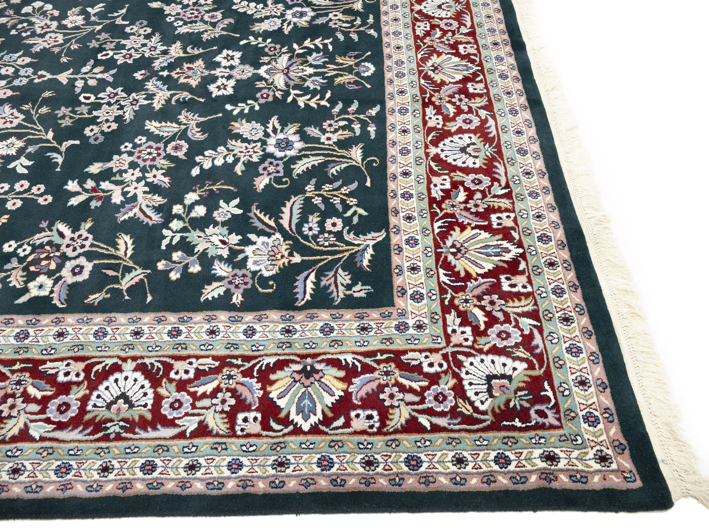 Traditional Floral Design Oriental Rug