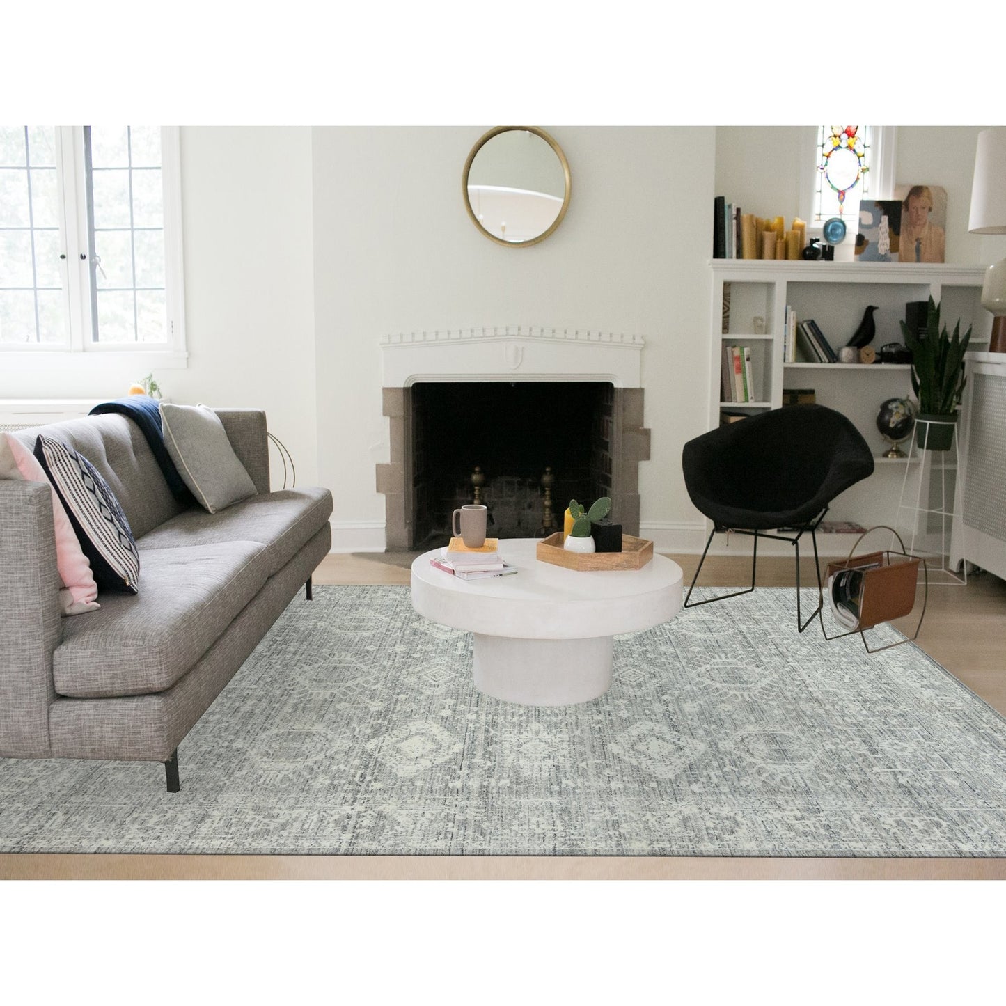 9'X12' Cloudy Gray Karajeh Design 100% Wool Hand Loomed Oriental Rug