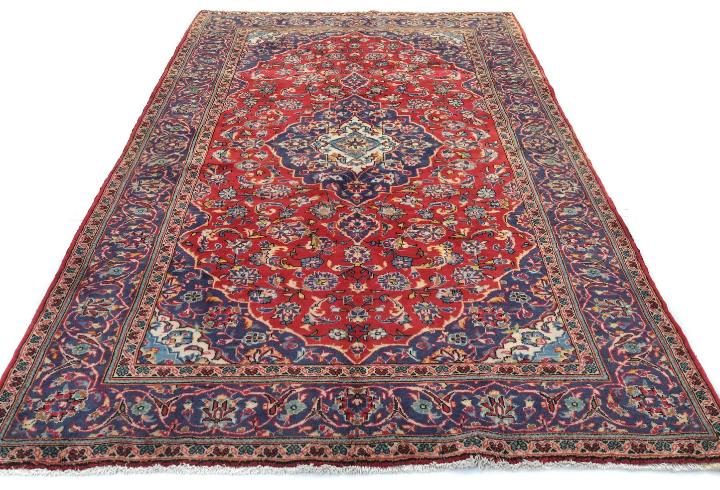 Hand-Knotted Vintage 5X9 Ft Oriental Rug Floral