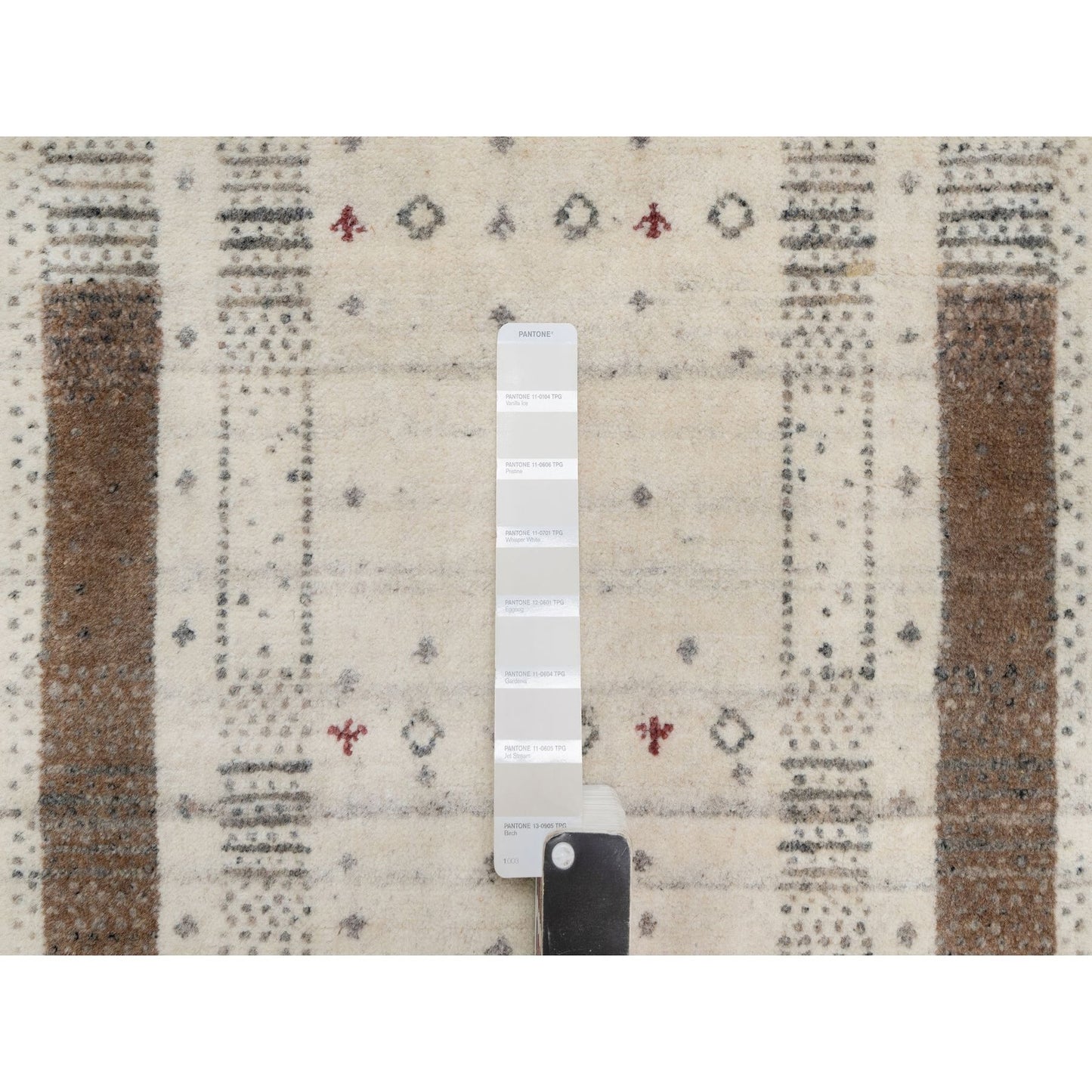 2'8"X8' Ivory Hand Knotted Lori Buft Modern Design Pure Wool Runner Rug