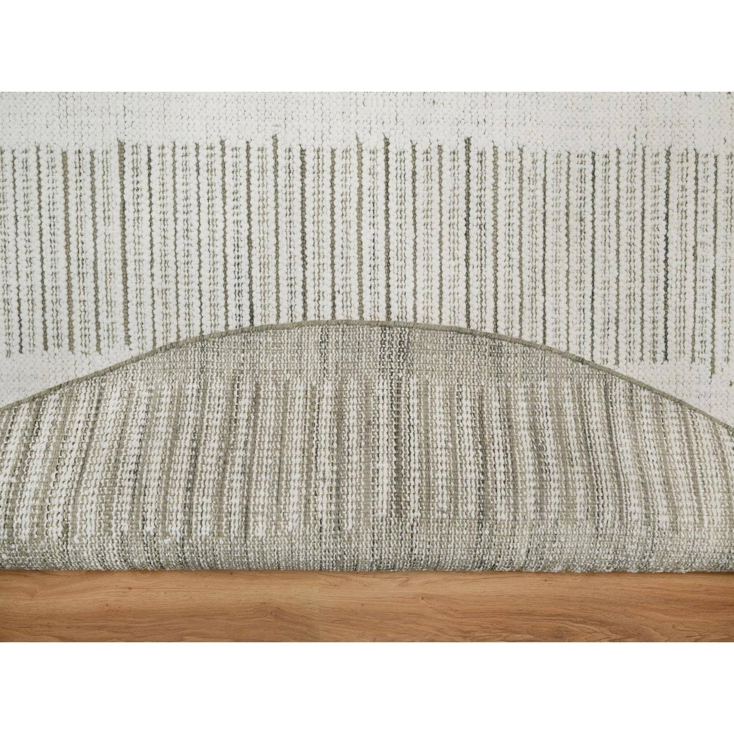 7'9"X7'9" Ivory Natural Wool Round Rug Hand Woven Flat Weave With Pile