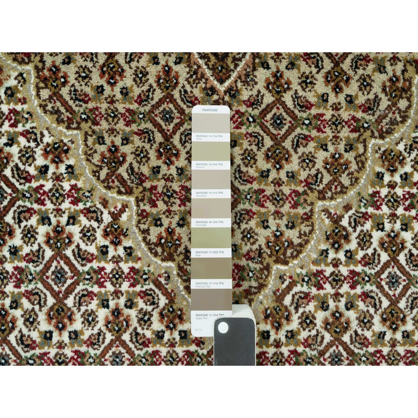 5'10"X9'2" Silky White Wool Tebraz Mahi Design Hand Knotted Oriental Rug