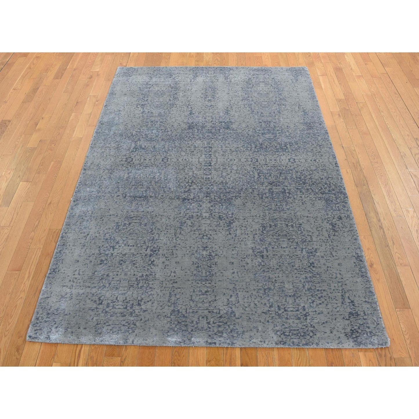 6'X9' Ash Gray Muted Tone On Tone Wool And Silk Hand Loomed Oriental Rug